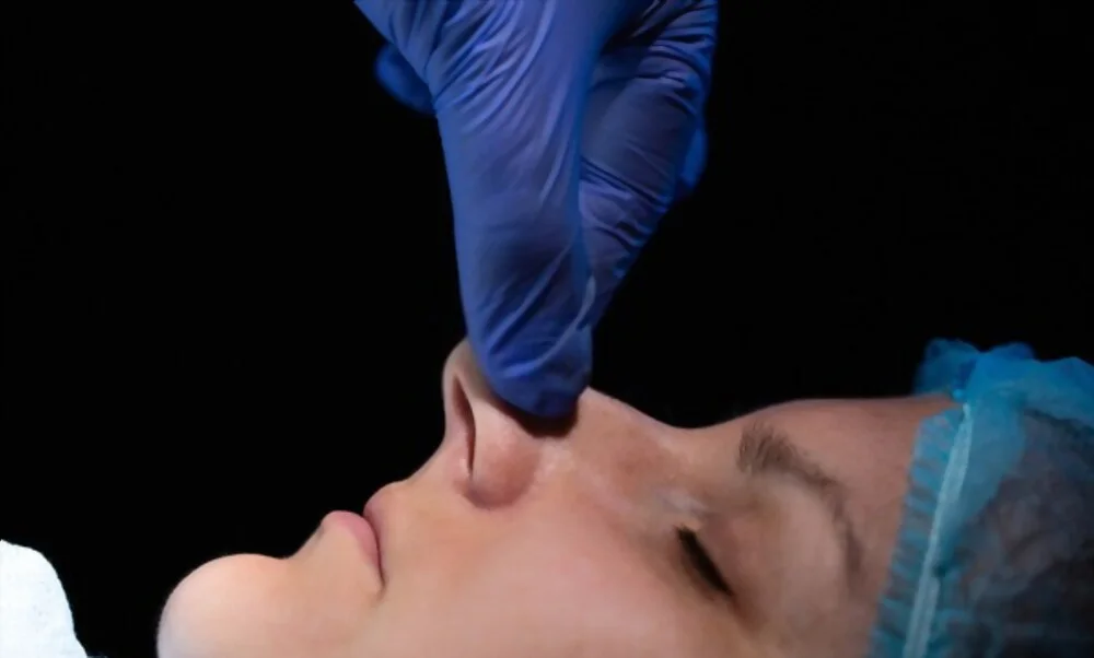 Septoplastie, Quelles sont les méthodes pour diminuer les ecchymoses et les enflures après cette intervention ?
