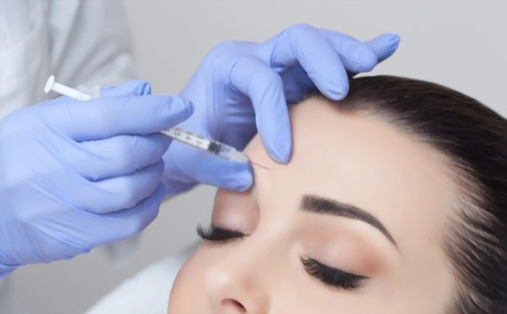 Botox ou fillers pour le cou : Quelles sont les différences, et lequel fonctionne le mieux ?